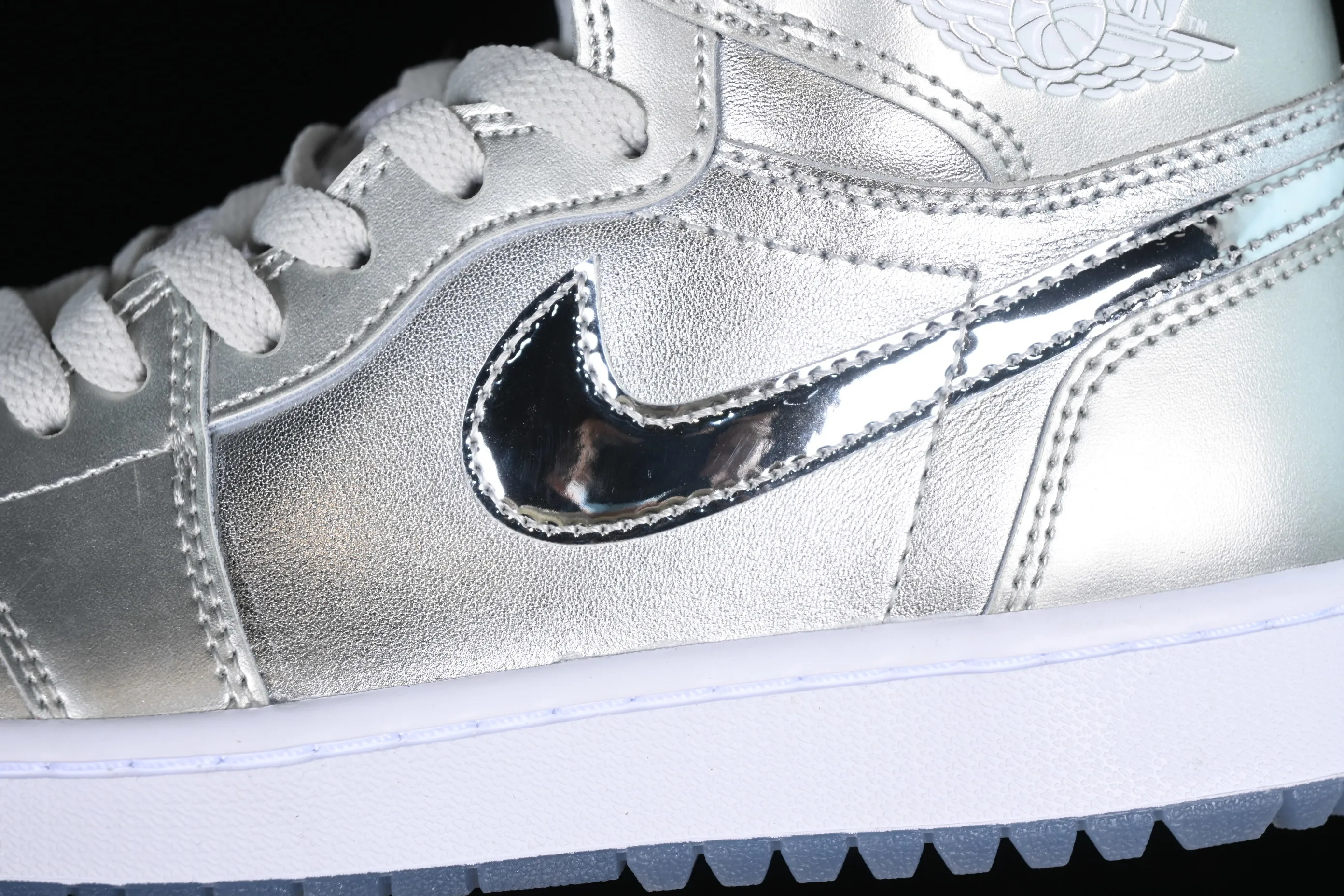 All categories Air Jordan Jordan series basketball shoes Air Jordan 1 High L version Air Jordan 1 High Golf AJ1 Joe 1 golf joint silver high-top basketball shoes FD6815-001